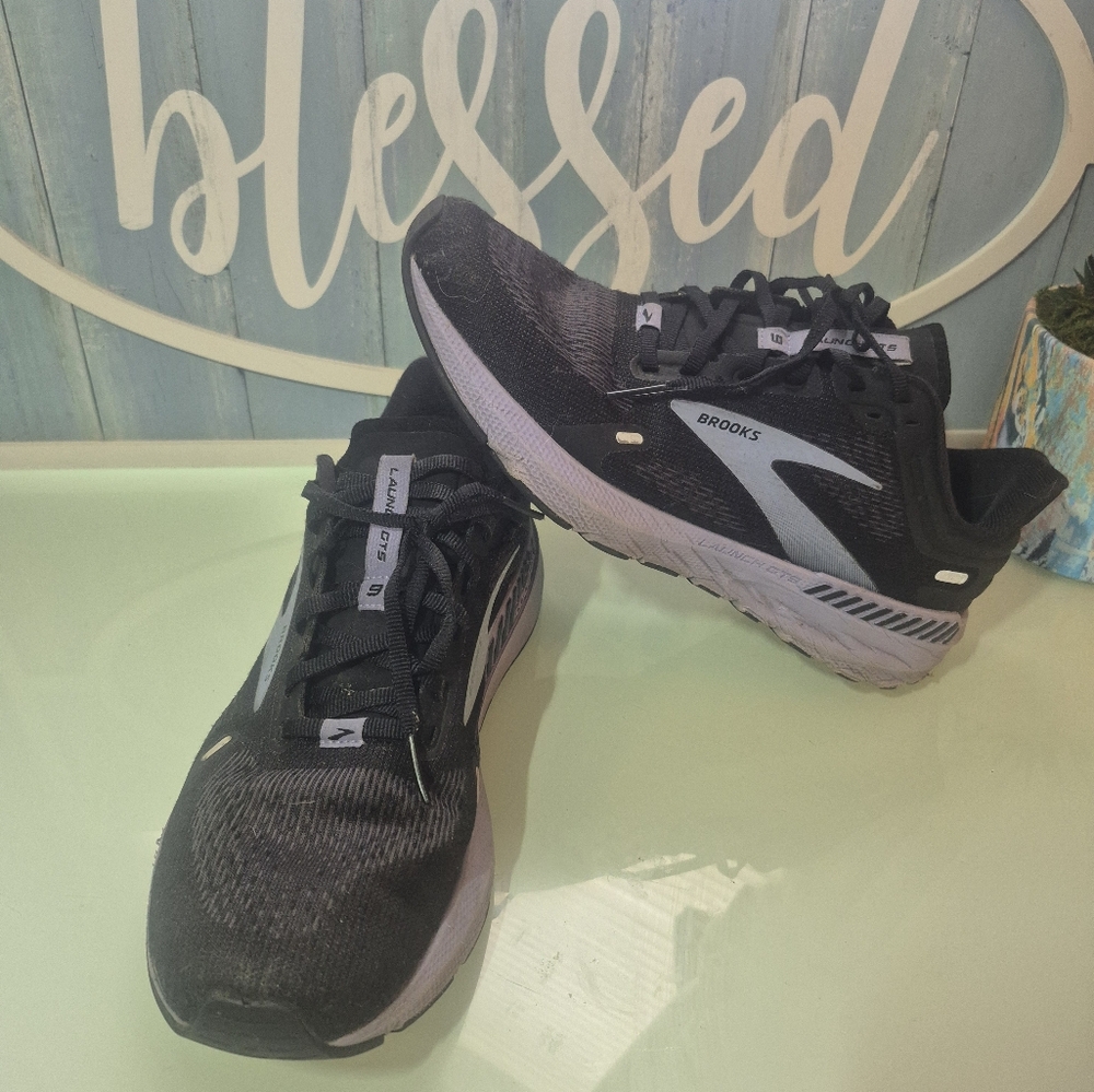 Womens Brooks running shoes size 8.5